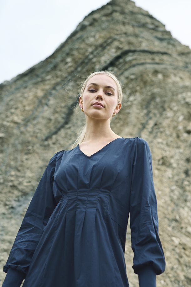 Antoinett kjóll frá Culture  síður - blár
