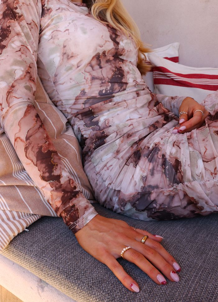 Mesh LS Long dress frá Liberté - Gold marble