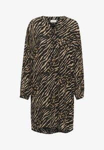 Karina amber kjóll frá Kaffe - animal print