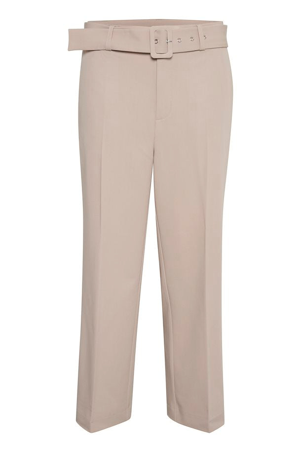 Sakura buxur með belti frá Kaffe- Feather grey