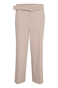 Sakura buxur með belti frá Kaffe- Feather grey