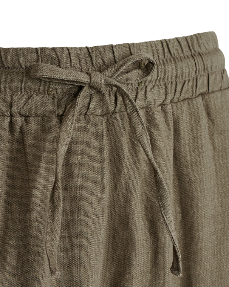 Lava buxur úr hör frá Freequent- olive